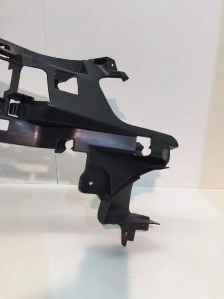 Кронштейн бампера Mercedes-Benz E-Klasse 2016-2020 A2138852400 W213, передний правый