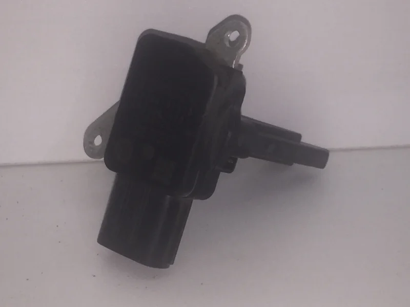 Датчик расходомер воздуха Toyota Camry 2006-2011 2220431010 XV40