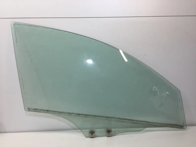 Стекло двери Mazda 3 2003-2009 BP4K58511A BK, переднее правое