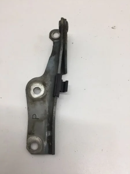 Петля капота Mitsubishi L200 2006-2015 MR473530 4, передняя правая