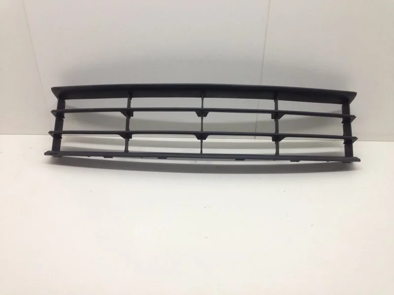 Решётка бампера Skoda Octavia 2004-2013 1Z0853667C 2, передняя