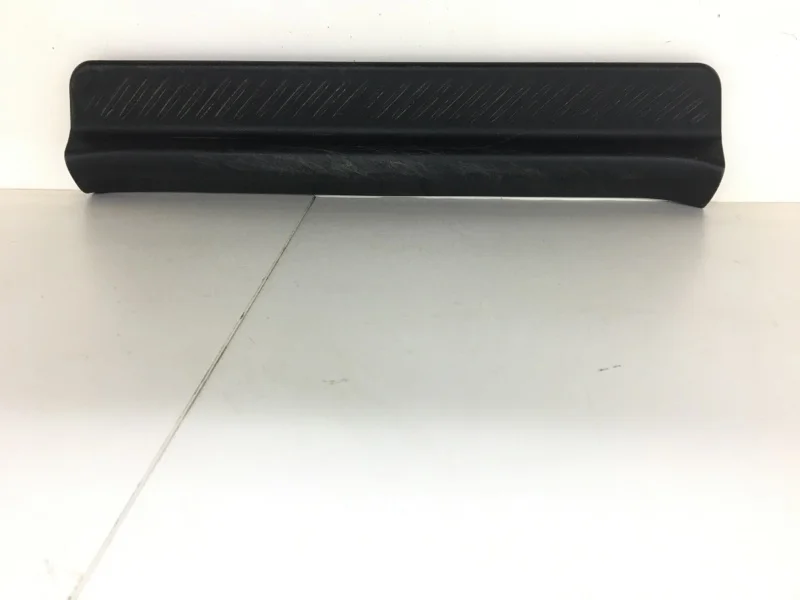 Накладка на порог Mazda 3 2003-2009 BP4K68720 BK, передняя левая
