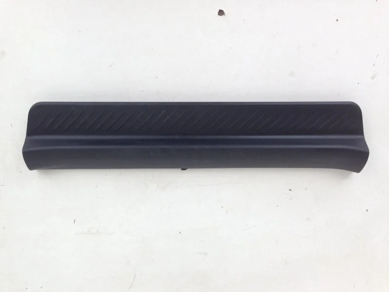 Накладка на порог Mazda 3 2003-2009 BP4K68720 BK, передняя левая