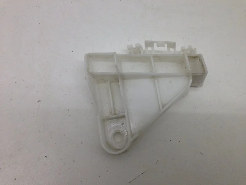 Кронштейн Toyota Corolla 2015-2020 5256202220 E180, задний правый