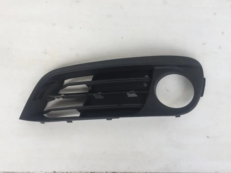 Рамка противотуманной фары BMW 5 series 2009-2017 51117331735 F10/F11, передняя левая