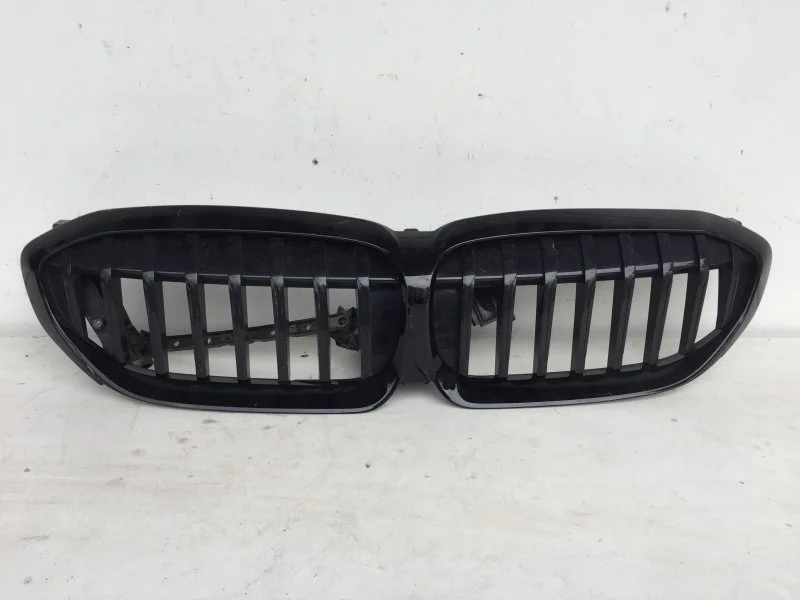 Решётка радиатора Bmw 3 Series 2018-2020 51138075665 G20, передняя