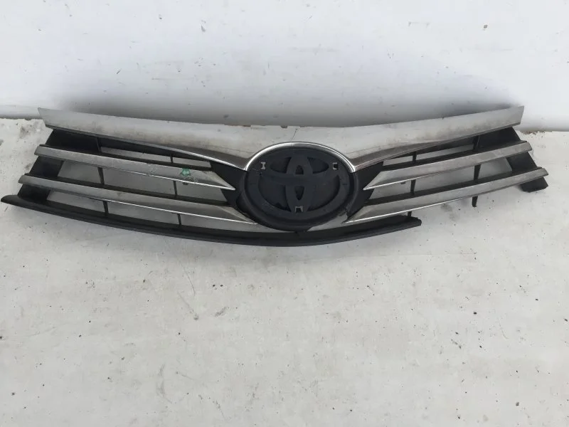 Решётка радиатора Toyota Corolla 2016-2020 5311102790 E180, передняя