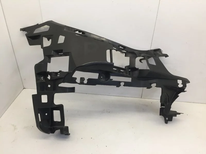 Кронштейн бампера Mercedes-Benz E-Klasse 2016-2021 A2138852400 W213, передний правый