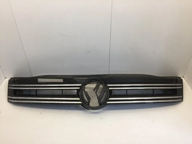 Решётка радиатора Volkswagen Tiguan 2011-2016 5N0853651H 1, передняя