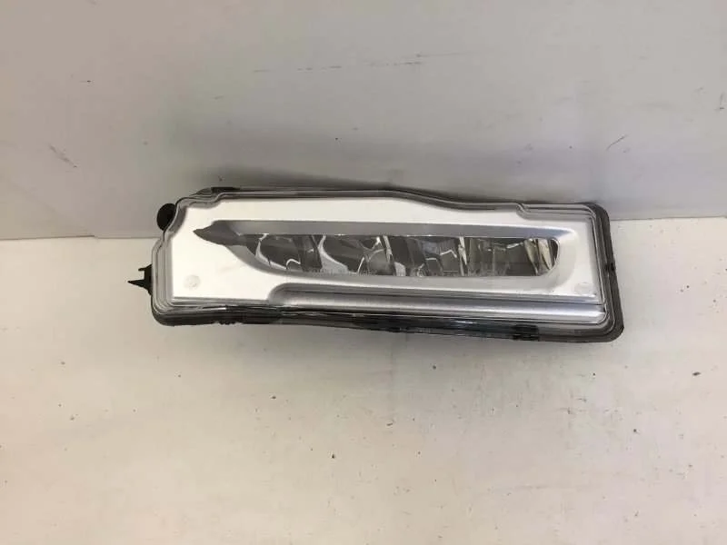 Фара противотуманная BMW X5 2018-2021 63177406366 G05, передняя правая