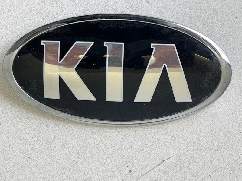 Эмблема капота Kia K5 2020-2021 863183R500 3, передняя