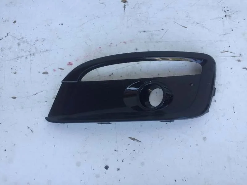 Накладка противотуманной фары Kia Ceed 2012-2018 86563A2610 2, передняя левая