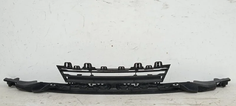 Решётка бампера Bmw 3 Series 2015-2020 51117386152 F30/F31, передняя