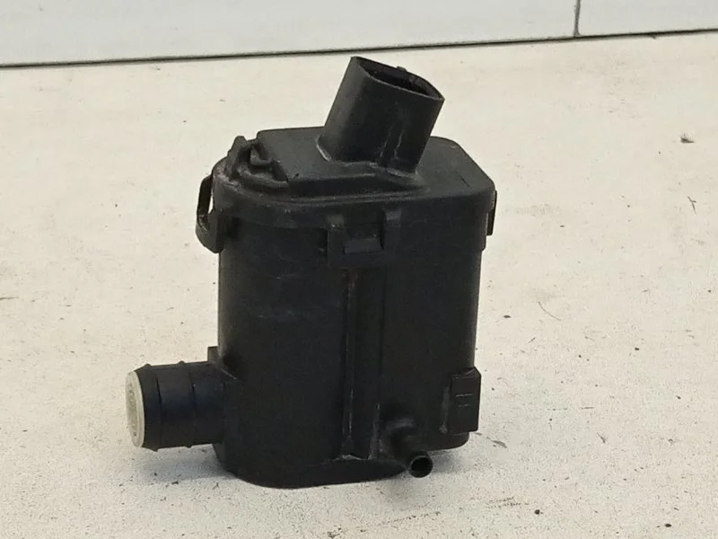 Насос омывателя фары Hyundai Creta 2016-2020 985102J500 1, передний