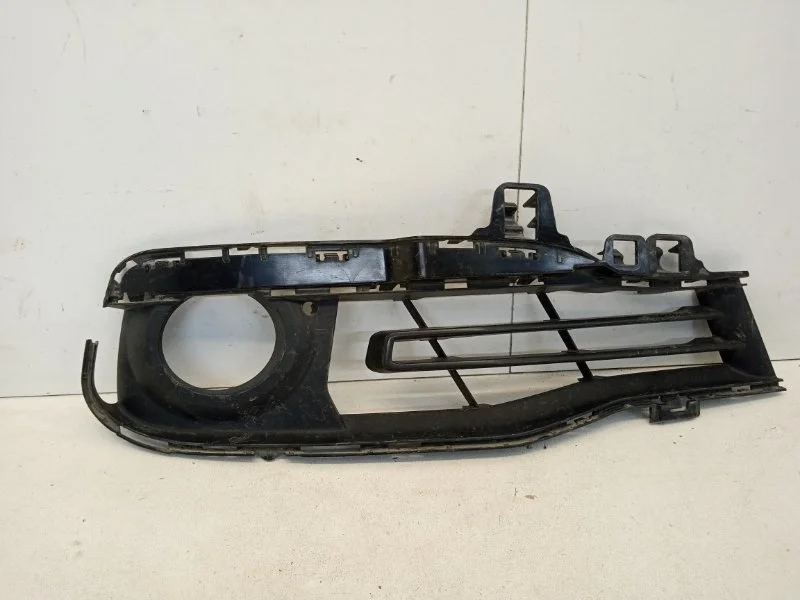 Решётка бампера Bmw 3 Series 2015-2020 51117386146 F30/F31, передняя правая