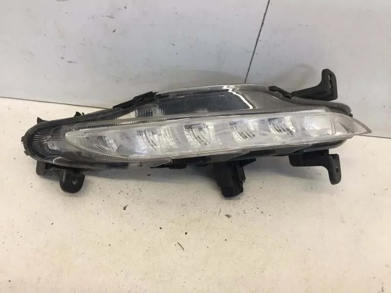 Фара противотуманная Kia Rio 2017-2020 92208H0300 4, передняя правая