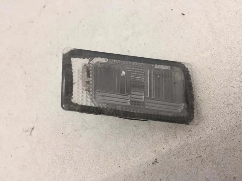 Подсветка номерного знака Kia Cerato 2013-2020 925021M400 3, задняя левая