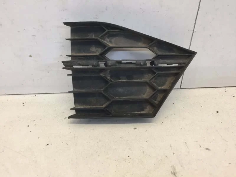 Накладка бампера Skoda Superb 2015-2019 3V0853666 3, передняя правая