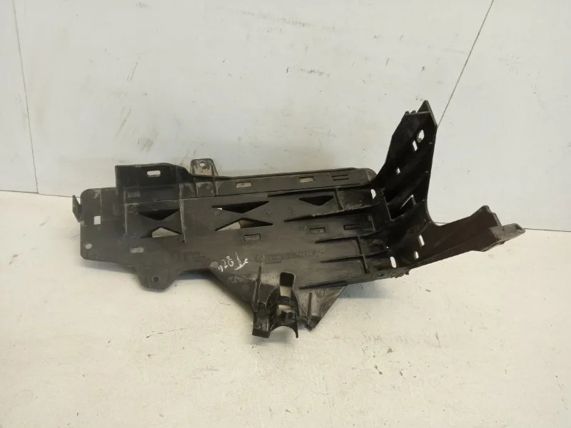 Кронштейн фары BMW 5 series 2014-2017 51647200794 F10/F11, передний правый