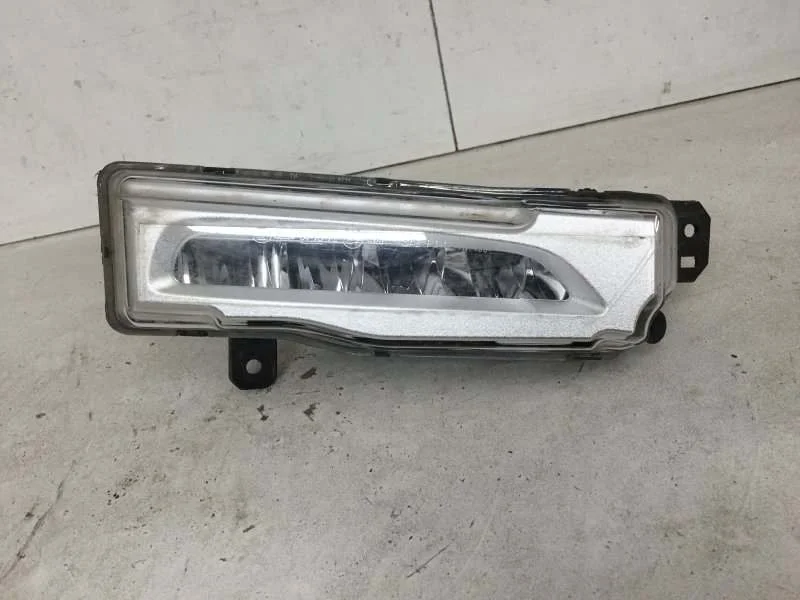Фара противотуманная BMW X5 2018-2023 63177406366 G05, передняя правая
