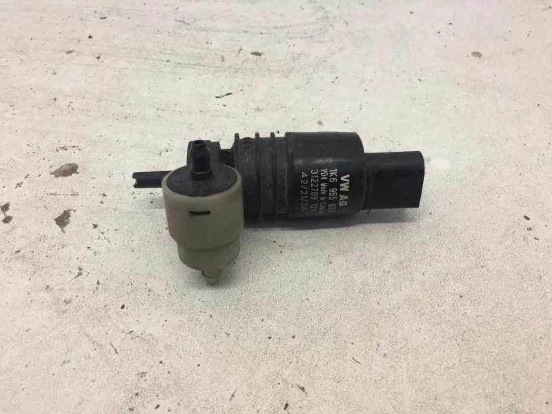 Насос стеклоомывателя Porsche Macan 2018-2021 1K6955651 1, передний