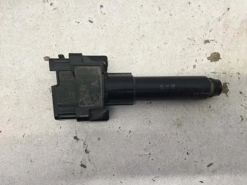 Форсунка омывателя фары Mazda 6 2012-2018 GMM15182Y GJ, передняя левая