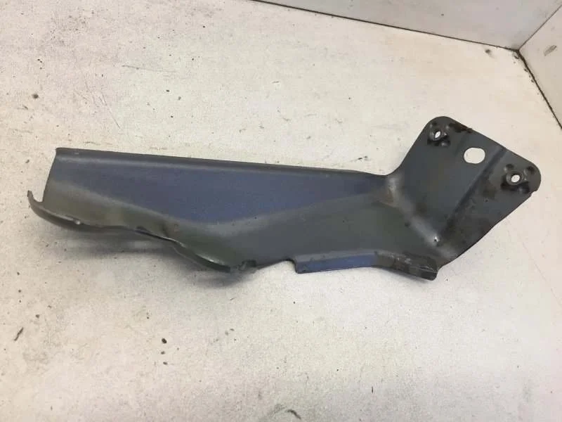 Кронштейн крыла Skoda Kodiaq 565821141 1, передний левый