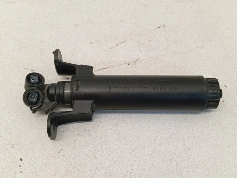 Форсунка омывателя фары Audi A3 2012-2020 8V0955101 8V, передняя левая