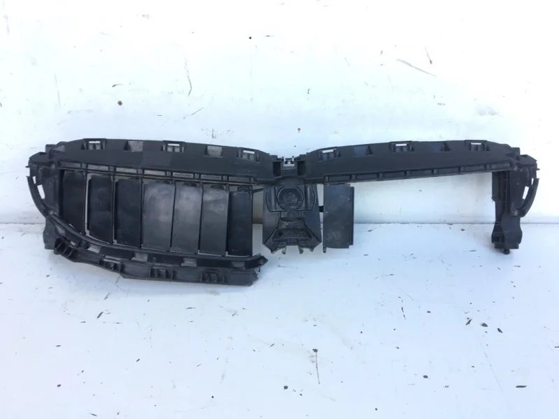 Воздушная заслонка радиатора Bmw 3 Series 2018-2023 51749465188 G20, передняя