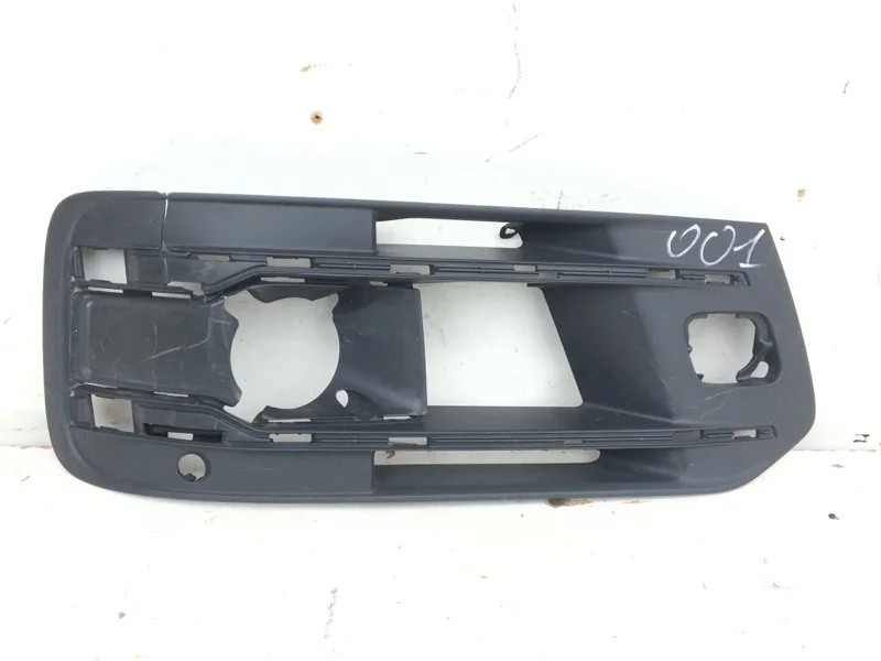 Решётка бампера Audi Q7 2015-2022 4M0807682S 2, передняя правая