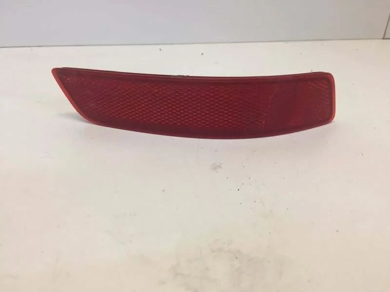 Катафот бампера Toyota Corolla 2013-2019 8191002250 E180, задний