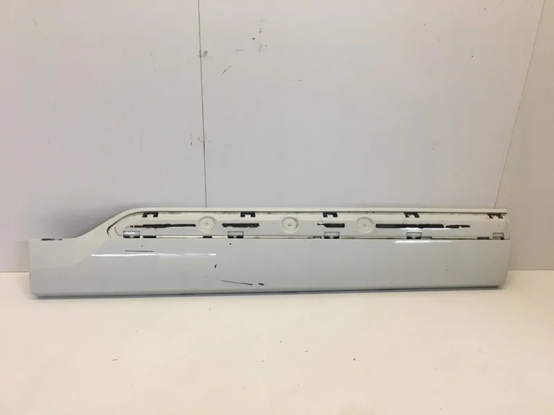 Накладка двери Volvo XC90 2014-2021 31448432 2, задняя правая