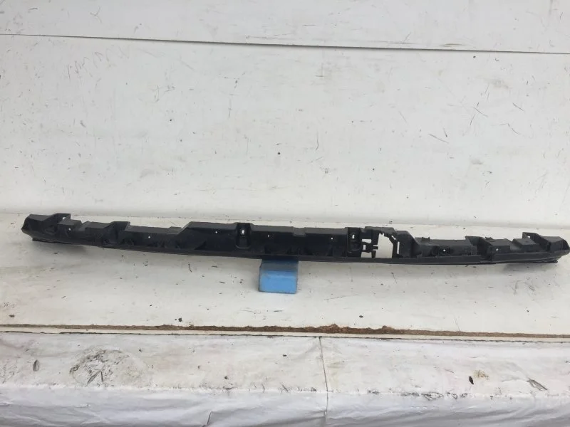 Кронштейн бампера Audi Q7 2015-2022 4M0807458 2, задний