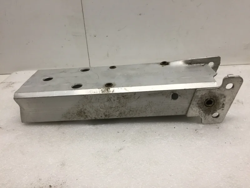 Кронштейн усилителя бампера Bmw 3 Series 2011-2020 51117305598 F30/F31, передний правый