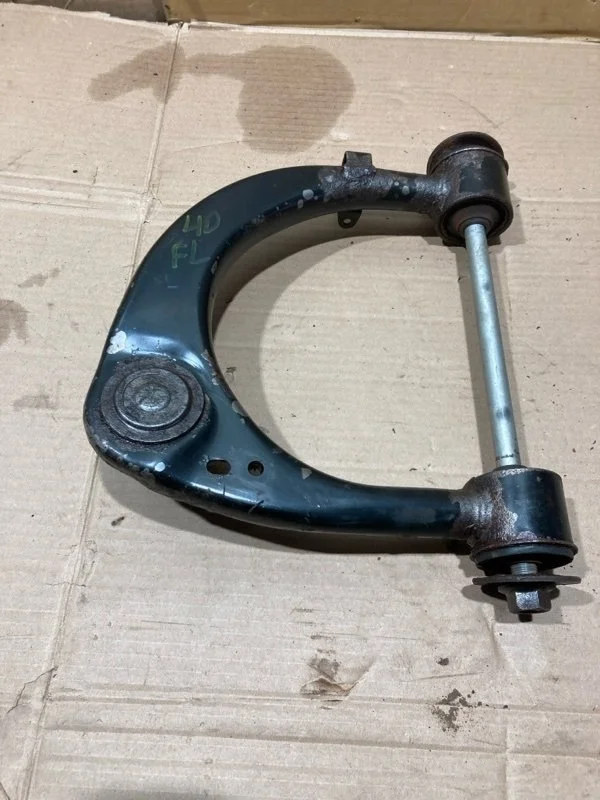 Рычаг передний верхний левый Toyota Land Cruiser 2010 4863060030 URJ200 1VD-FTV 4.5, передний левый