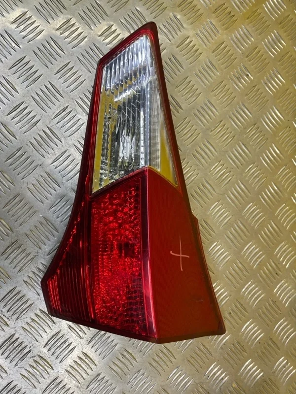 Фонарь крышки багажника правый Toyota Rav 4 (Ca40) (2012-2019) 2013 8158142050 2.0 D 1ADFTV