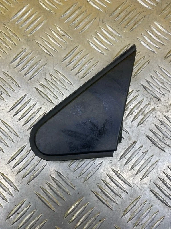 Молдинг (накладка кузовная) Toyota Rav 4 (Ca40) (2012-2019) 2013 6011842020 2.0 D 1ADFTV