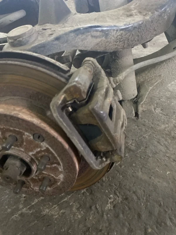 Суппорт задний правый Nissan Pathfinder (R51M) 2004-2013 2008 44001EB30A ВНЕДОРОЖНИК 2.5 D YD25DDTI