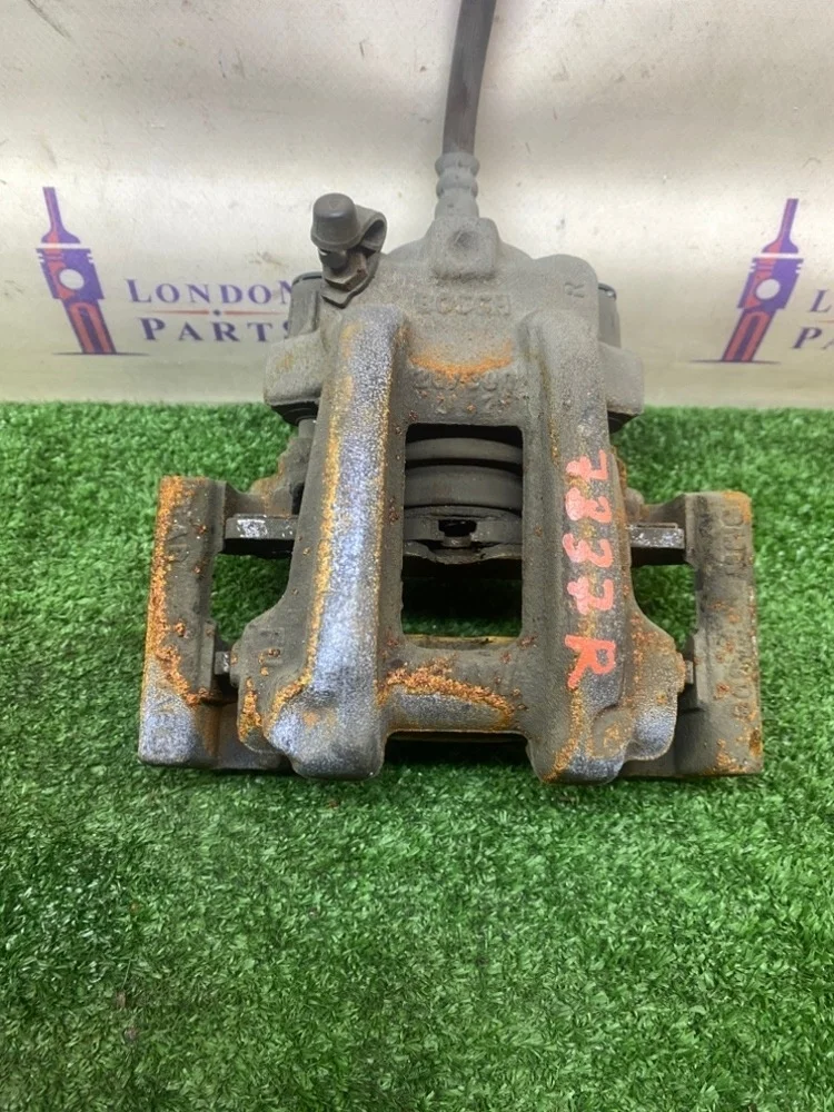 Суппорт тормозной BMW F30