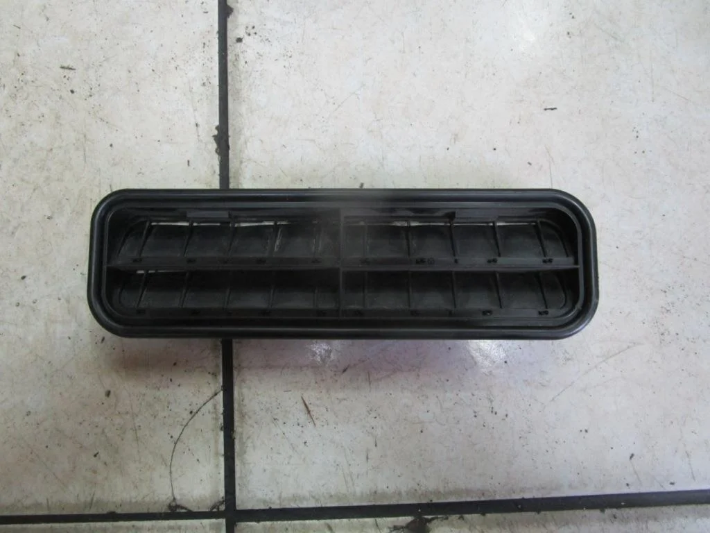 Решетка вентиляционная Mercedes-Benz