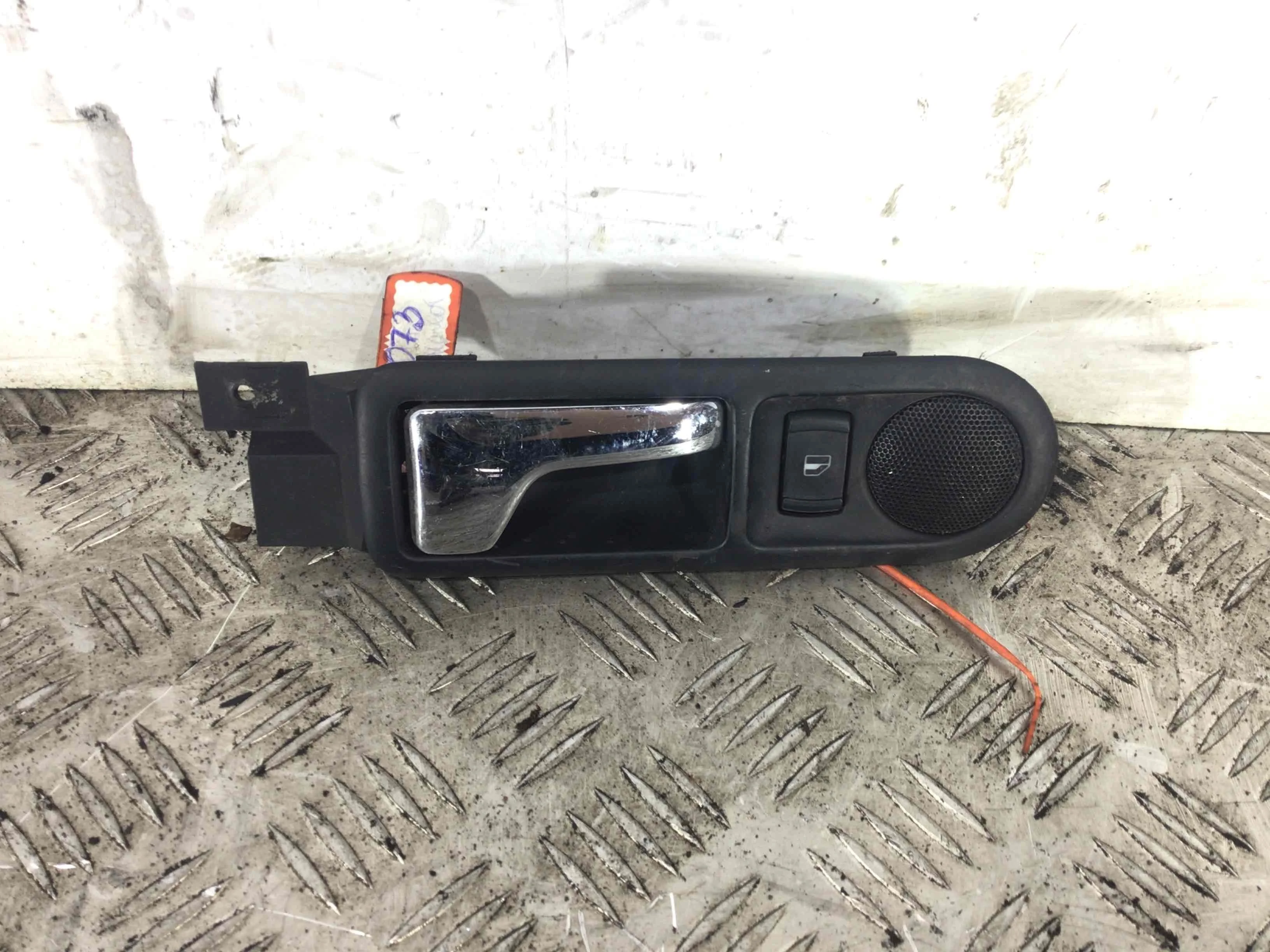 Ручка внутренняя передняя правая Volkswagen Passat B5 (1996-2000) дизель 1.9 TDI Механика Универсал