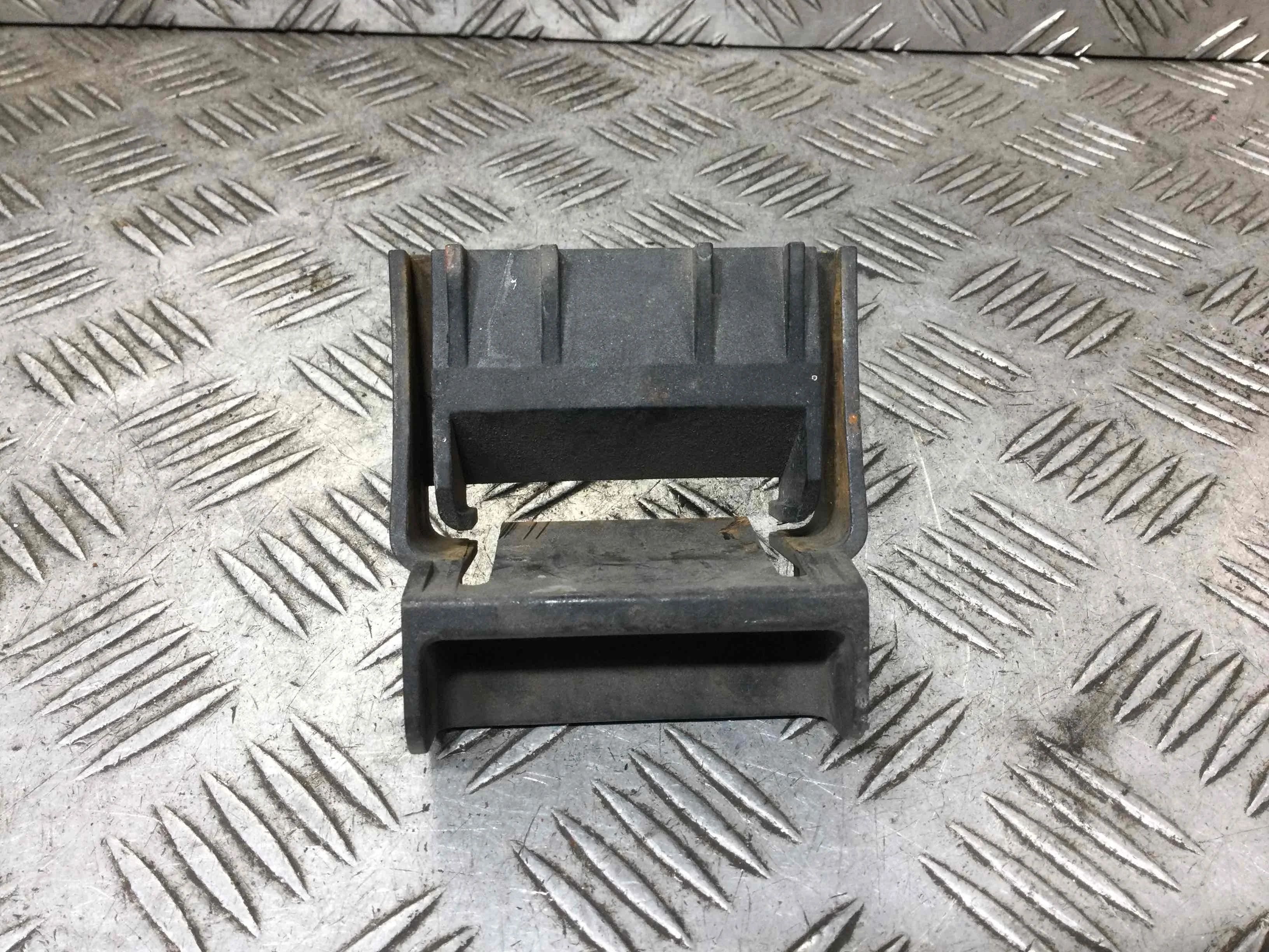 Кронштейн радиатора Land Rover Range Rover 3 поколение (2002-2005) бензин 4.4