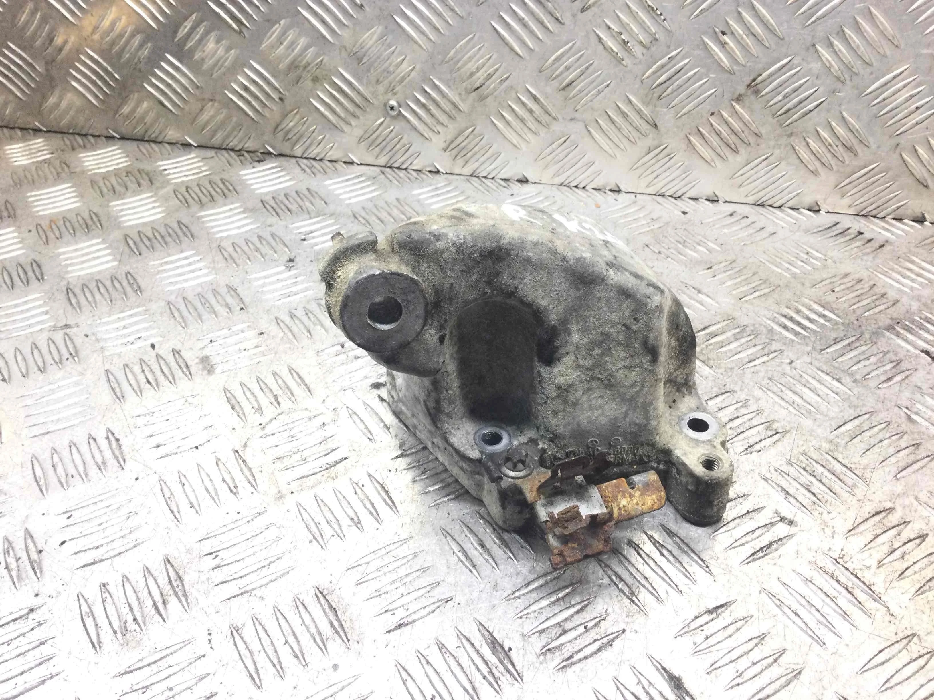 Кронштейн двигателя Mercedes ML W164 (2005-2008) дизель 3.0 CDI Автомат Внедорожник