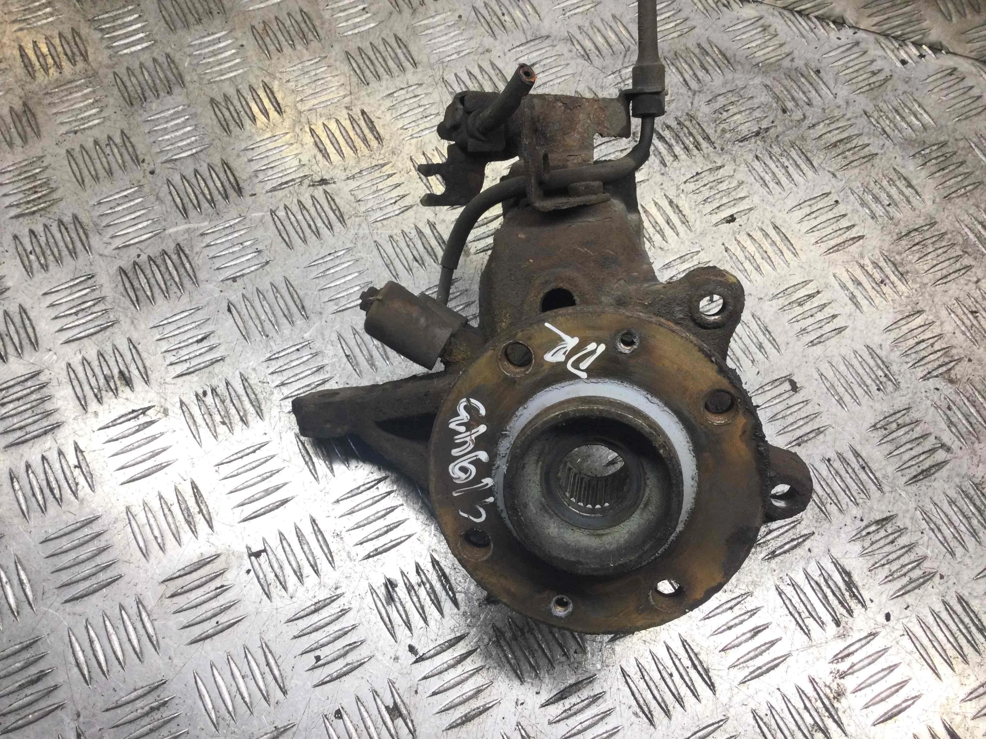 Ступица передняя правая Citroen Xsara Picasso 1 поколение (1999-2004) бензин 1.8 i Механика Минивэн