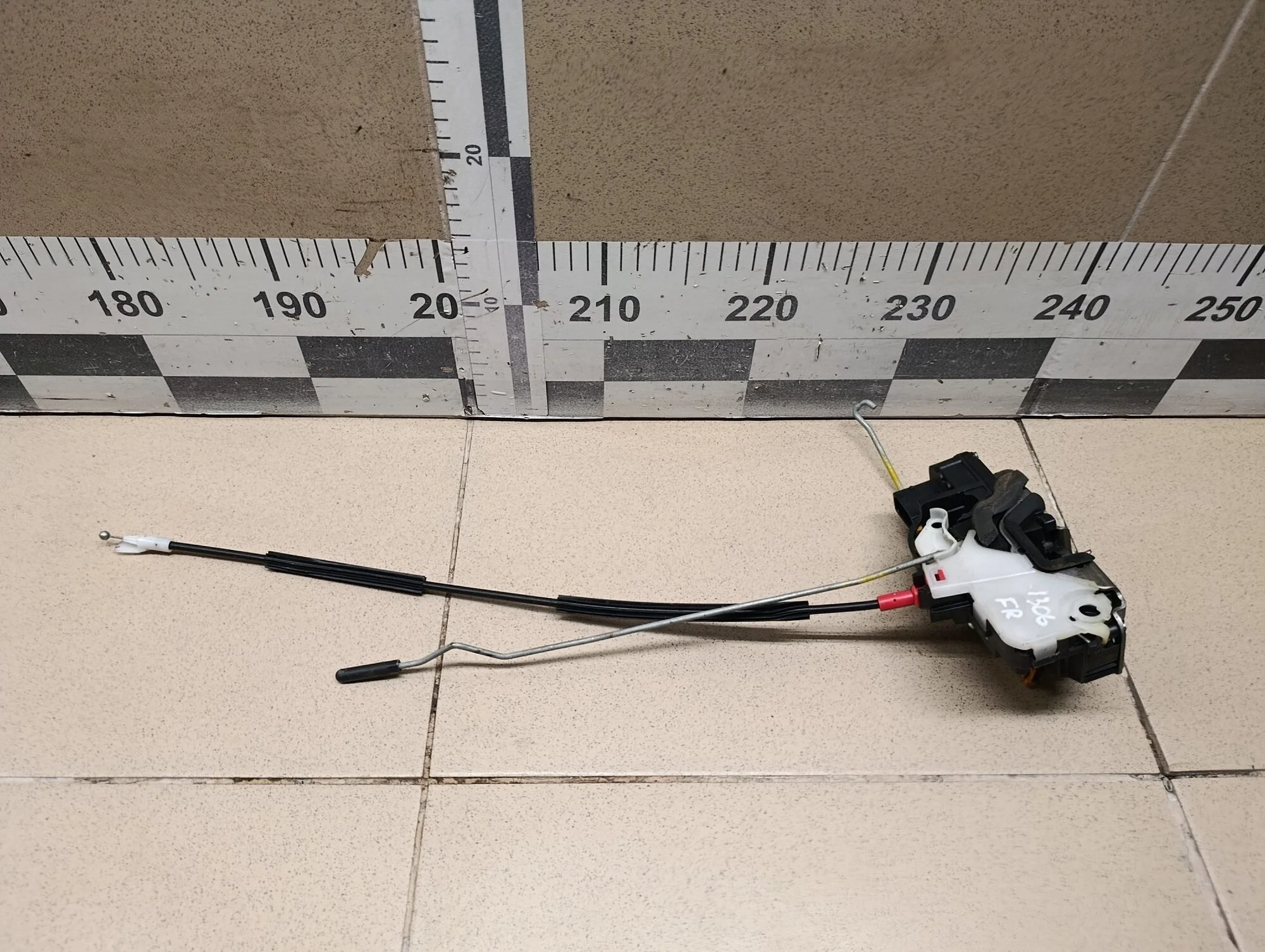 Замок двери передней правой Orlando 2011-2015