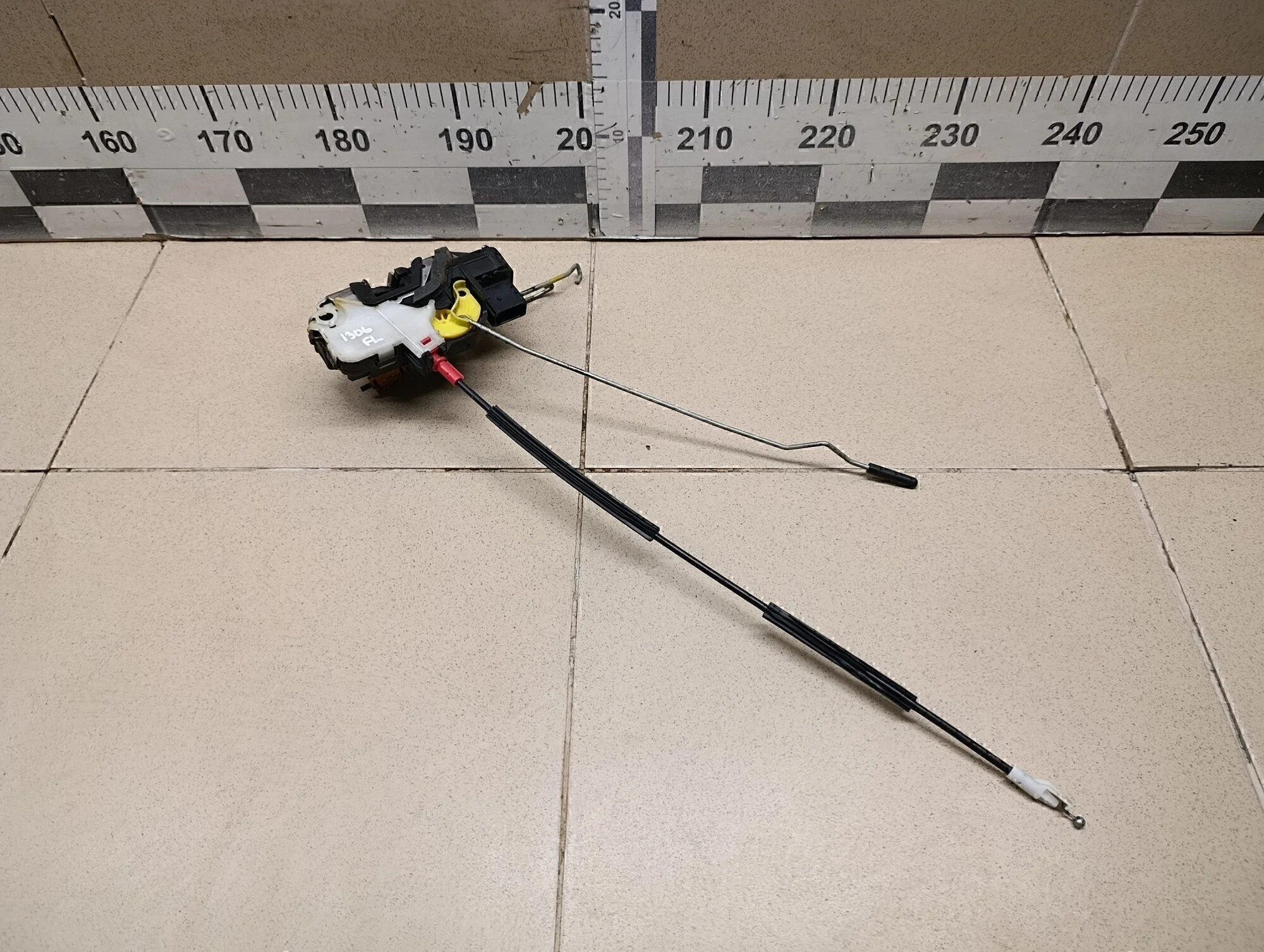 Замок двери передней левой Orlando 2011-2015