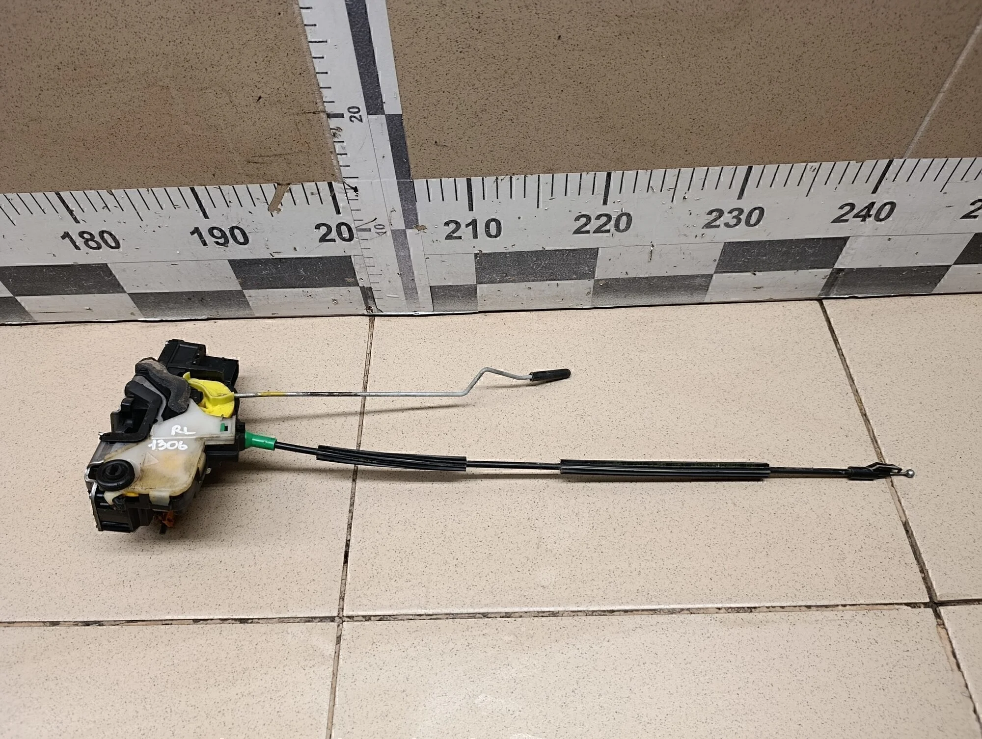 Замок двери задней левой Orlando 2011-2015