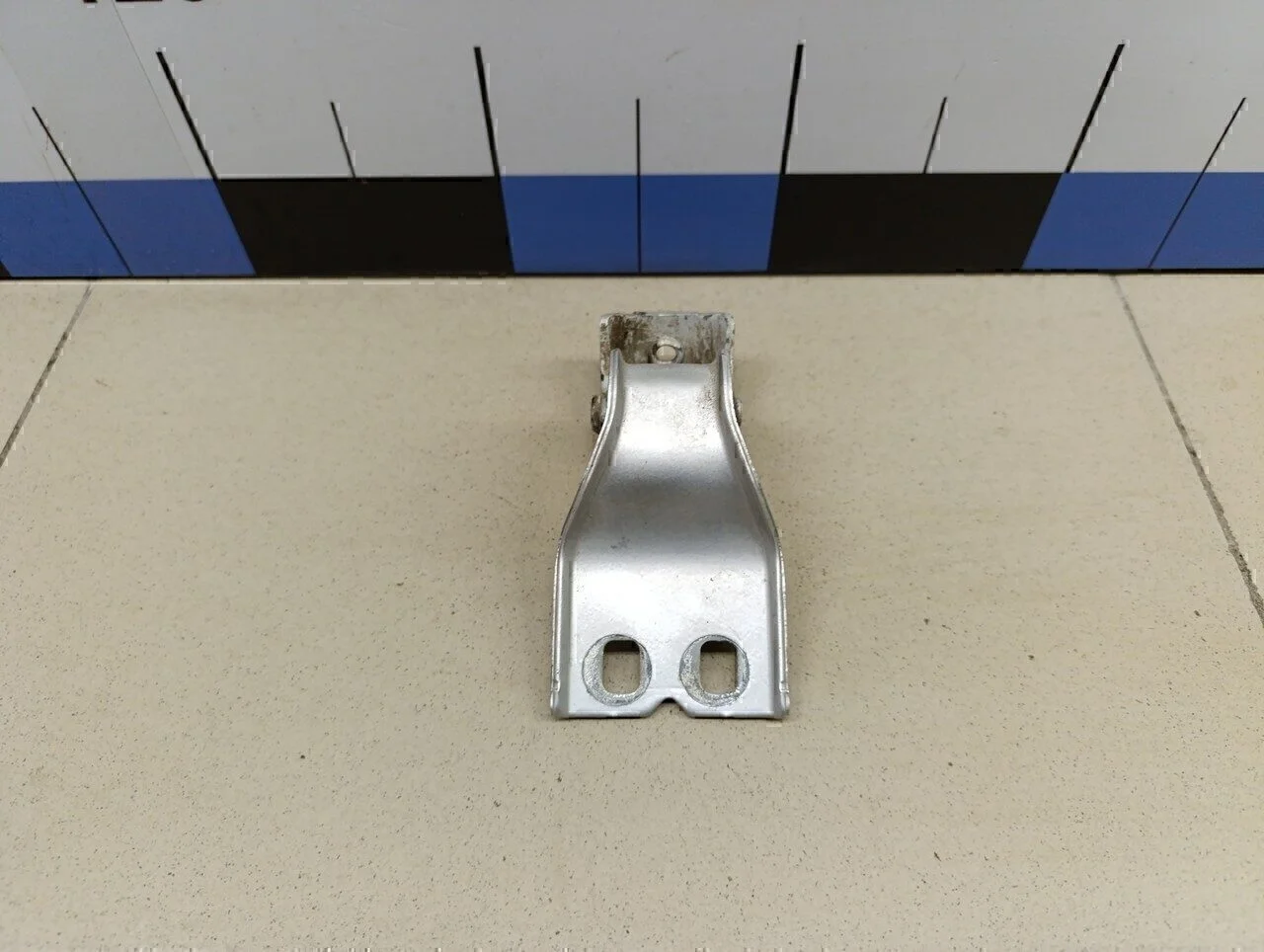 Петля двери багажника Focus II 2005-2008