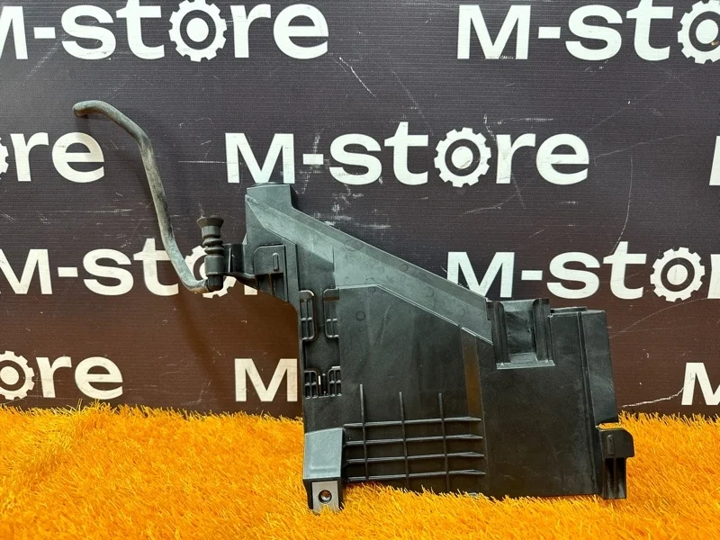 Кронштейн фары Audi A5 2010 8T0941454A 8T CDN, правый