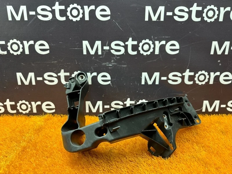 Кронштейн фары Audi A5 2010 8T0805607 8T CDN, левый